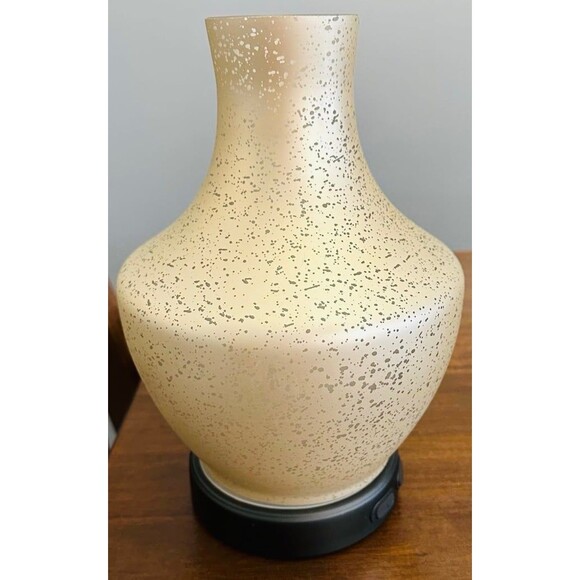 Scentsy color changing diffuser - Picture 2 of 4